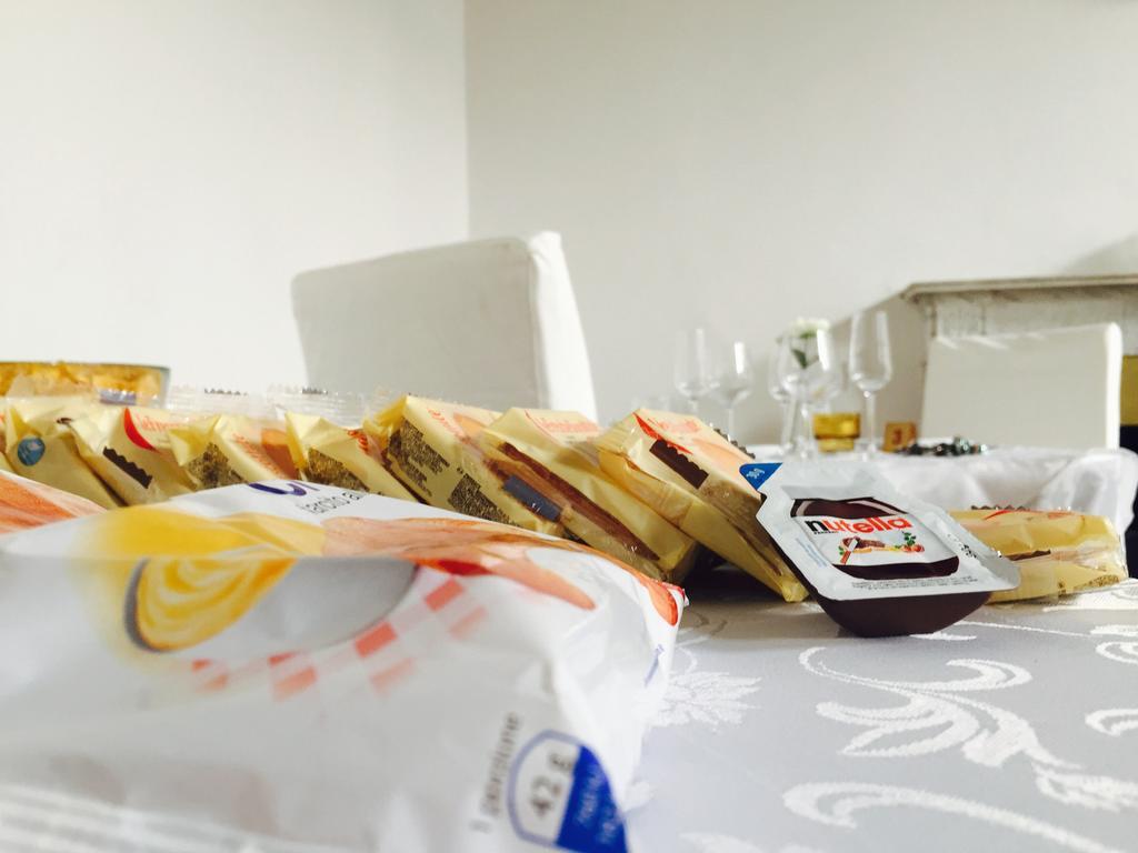 Home Restaurant Hotel Флоренция Екстериор снимка
