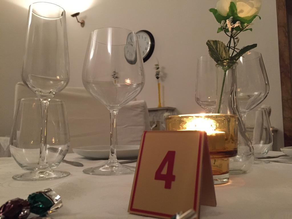 Home Restaurant Hotel Флоренция Екстериор снимка